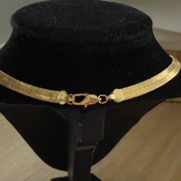 Vintage Gold-Tone V-Shaped Herringbone Necklace Rhinestone Accents - Picture 5 of 9